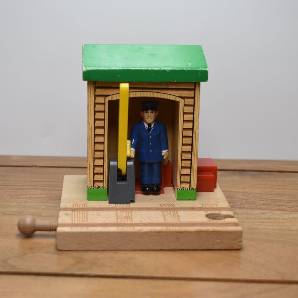 Sodor Conductor Shed 2001 Learning Curve Wooden Railway Thomas the Train